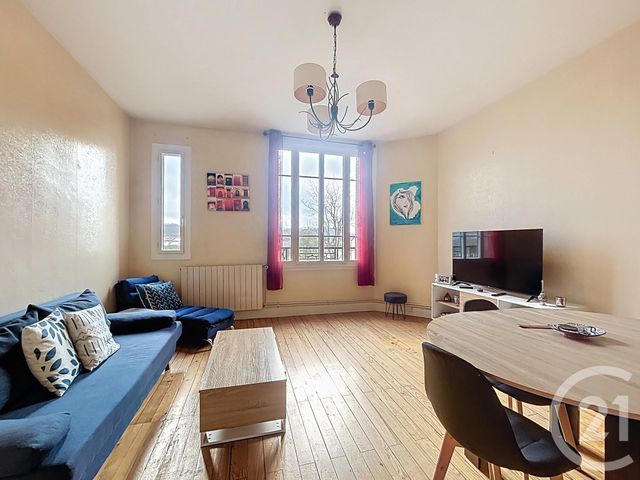 Appartement F3 &agrave; louer - 3 pi&egrave;ces - 60 m2 - St Pourcain Sur Sioule - 03 - AUVERGNE