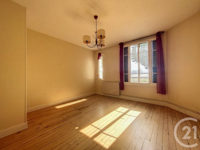 Appartement F3 &agrave; louer - 3 pi&egrave;ces - 60 m2 - St Pourcain Sur Sioule - 03 - AUVERGNE