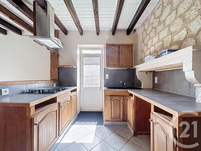 Maison &agrave; louer - 3 pi&egrave;ces - 84,96 m2 - Cesset - 03 - AUVERGNE