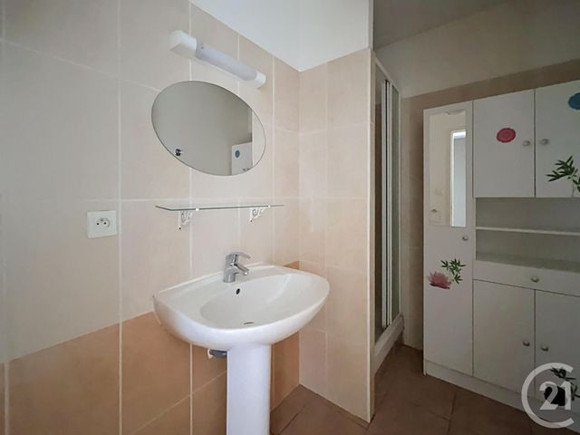 Appartement F4 &agrave; louer - 5 pi&egrave;ces - 116 m2 - St Pourcain Sur Sioule - 03 - AUVERGNE
