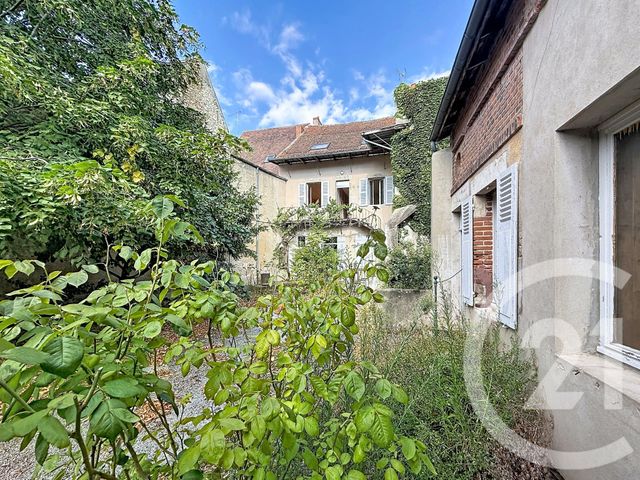 Maison &agrave; vendre - 20 pi&egrave;ces - 600 m2 - St Pourcain Sur Sioule - 03 - AUVERGNE
