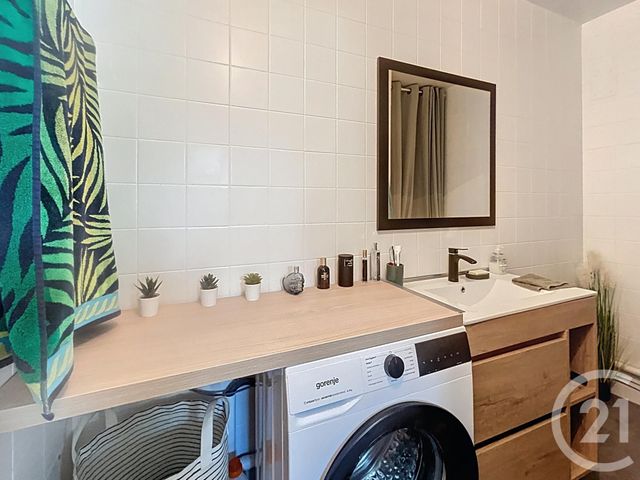 Appartement T1 &agrave; louer - 1 pi&egrave;ce - 32,90 m2 - Varennes Sur Allier - 03 - AUVERGNE