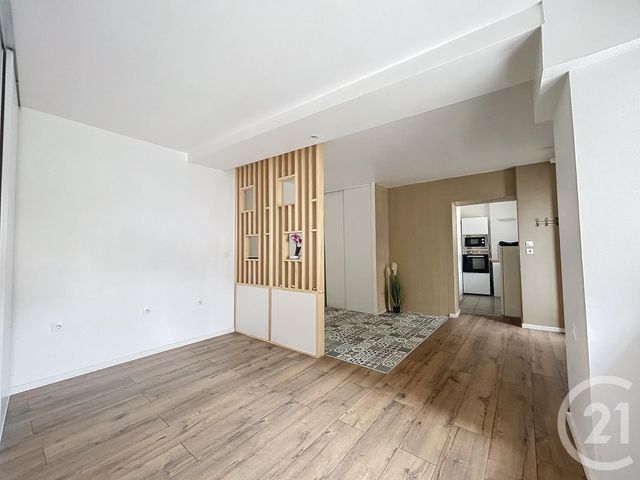 Appartement T1 &agrave; louer - 1 pi&egrave;ce - 32,90 m2 - Varennes Sur Allier - 03 - AUVERGNE