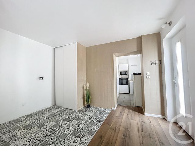 Appartement T1 &agrave; louer - 1 pi&egrave;ce - 32,90 m2 - Varennes Sur Allier - 03 - AUVERGNE