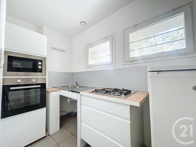 Appartement T1 &agrave; louer - 1 pi&egrave;ce - 32,90 m2 - Varennes Sur Allier - 03 - AUVERGNE
