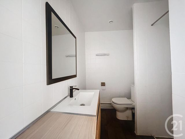 Appartement T1 &agrave; louer - 1 pi&egrave;ce - 32,90 m2 - Varennes Sur Allier - 03 - AUVERGNE