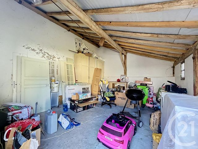 Maison &agrave; louer - 3 pi&egrave;ces - 73 m2 - Montaigu Le Blin - 03 - AUVERGNE