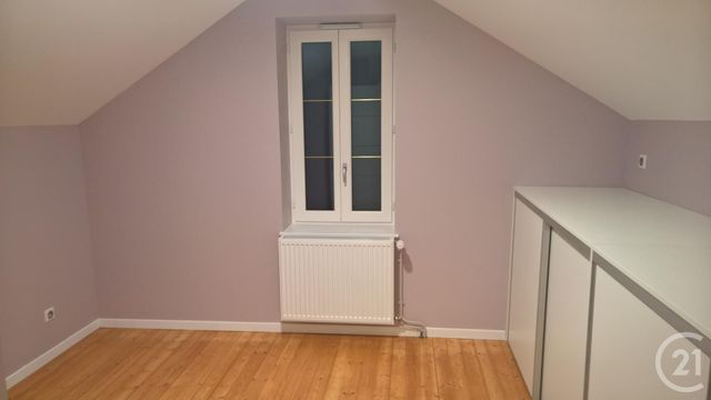 Maison &agrave; louer - 3 pi&egrave;ces - 73 m2 - Montaigu Le Blin - 03 - AUVERGNE