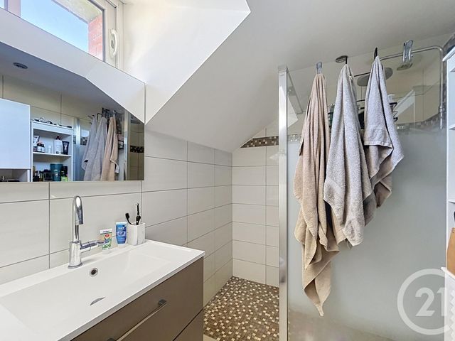 Maison &agrave; louer - 3 pi&egrave;ces - 73 m2 - Montaigu Le Blin - 03 - AUVERGNE