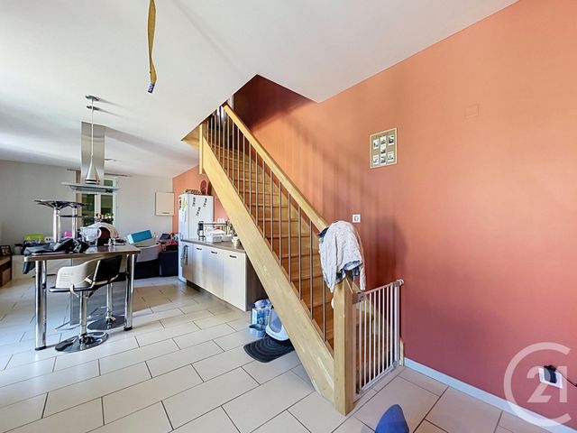 Maison &agrave; louer - 3 pi&egrave;ces - 73 m2 - Montaigu Le Blin - 03 - AUVERGNE