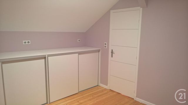 Maison &agrave; louer - 3 pi&egrave;ces - 73 m2 - Montaigu Le Blin - 03 - AUVERGNE
