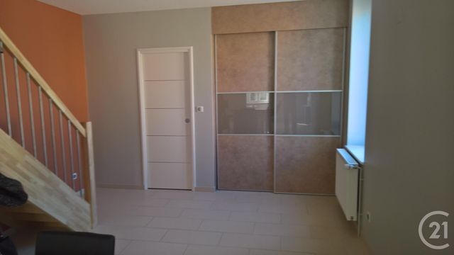 Maison &agrave; louer - 3 pi&egrave;ces - 73 m2 - Montaigu Le Blin - 03 - AUVERGNE