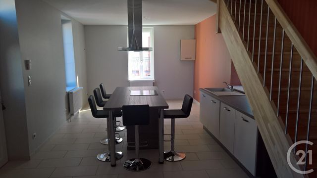 Maison &agrave; louer - 3 pi&egrave;ces - 73 m2 - Montaigu Le Blin - 03 - AUVERGNE