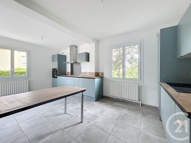 Maison &agrave; louer - 5 pi&egrave;ces - 135 m2 - La Ferte Hauterive - 03 - AUVERGNE
