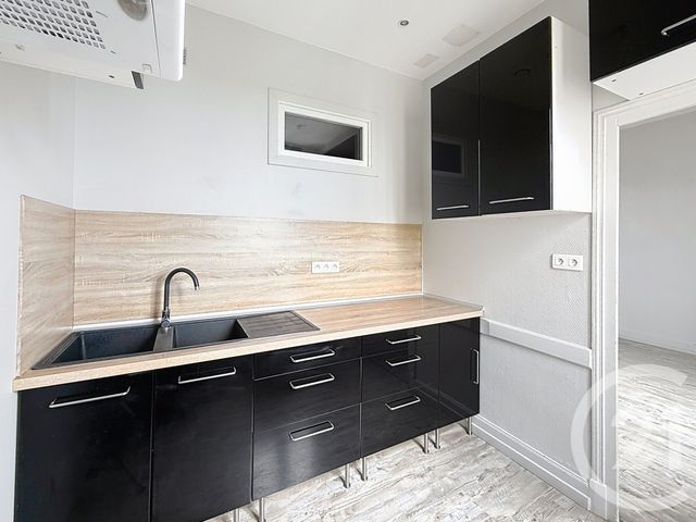 Appartement T4 &agrave; louer - 4 pi&egrave;ces - 80 m2 - Varennes Sur Allier - 03 - AUVERGNE