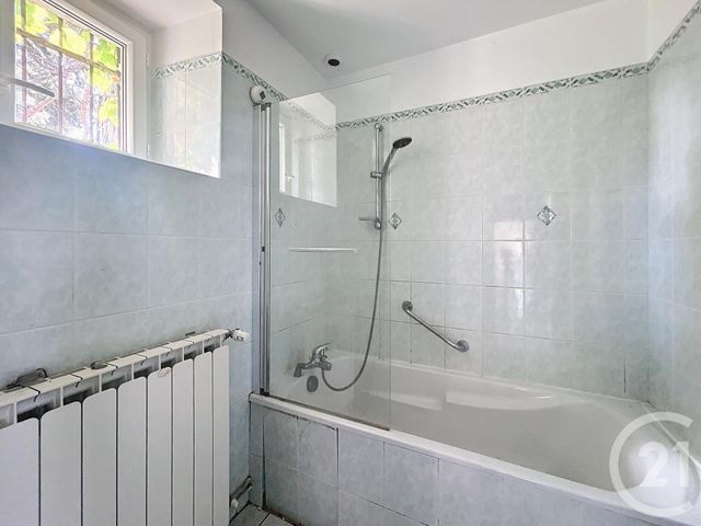 Maison &agrave; louer - 4 pi&egrave;ces - 113 m2 - Voussac - 03 - AUVERGNE