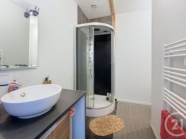 Appartement F3 &agrave; louer - 3 pi&egrave;ces - 63,72 m2 - Chantelle - 03 - AUVERGNE