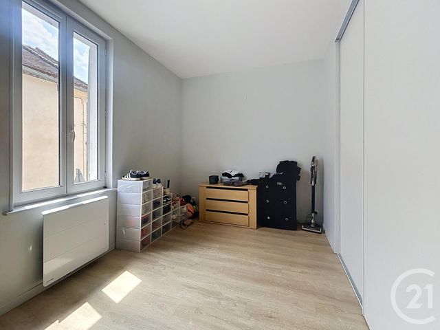 Appartement F3 &agrave; louer - 3 pi&egrave;ces - 63,72 m2 - Chantelle - 03 - AUVERGNE