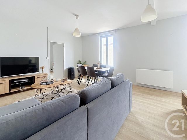 Appartement F3 &agrave; louer - 3 pi&egrave;ces - 63,72 m2 - Chantelle - 03 - AUVERGNE