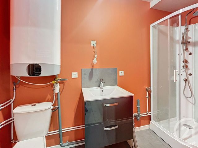 Appartement F3 &agrave; louer - 3 pi&egrave;ces - 58 m2 - St Pourcain Sur Sioule - 03 - AUVERGNE