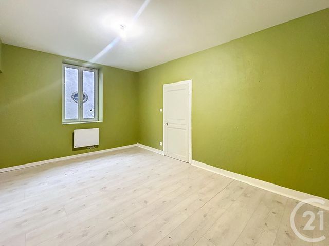 Appartement F3 &agrave; louer - 3 pi&egrave;ces - 58 m2 - St Pourcain Sur Sioule - 03 - AUVERGNE