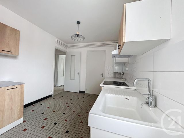 Appartement F3 &agrave; louer - 3 pi&egrave;ces - 91 m2 - St Pourcain Sur Sioule - 03 - AUVERGNE