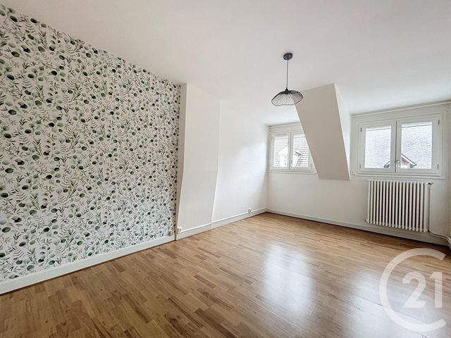 Appartement F3 &agrave; louer - 3 pi&egrave;ces - 91 m2 - St Pourcain Sur Sioule - 03 - AUVERGNE