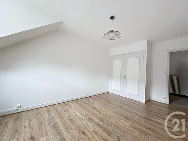 Appartement F3 &agrave; louer - 3 pi&egrave;ces - 91 m2 - St Pourcain Sur Sioule - 03 - AUVERGNE