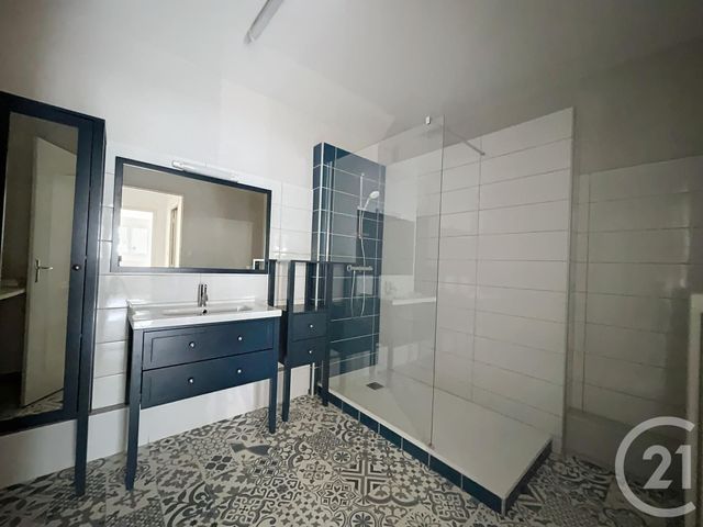 Appartement F3 &agrave; louer - 3 pi&egrave;ces - 91 m2 - St Pourcain Sur Sioule - 03 - AUVERGNE