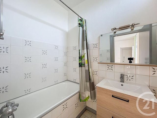 Appartement F3 &agrave; louer - 3 pi&egrave;ces - 57 m2 - Varennes Sur Allier - 03 - AUVERGNE