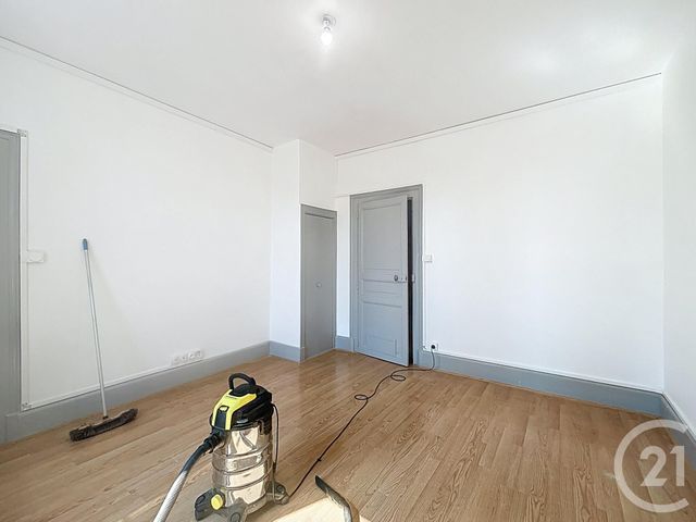 Appartement F3 &agrave; louer - 3 pi&egrave;ces - 57 m2 - Varennes Sur Allier - 03 - AUVERGNE