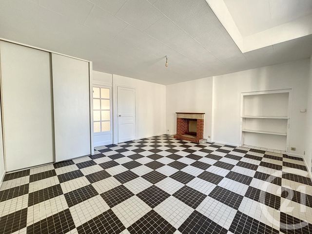 Appartement F2 &agrave; louer - 2 pi&egrave;ces - 50 m2 - Varennes Sur Allier - 03 - AUVERGNE