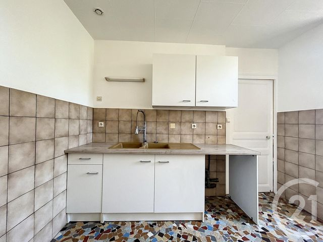 Appartement F2 &agrave; louer - 2 pi&egrave;ces - 50 m2 - Varennes Sur Allier - 03 - AUVERGNE