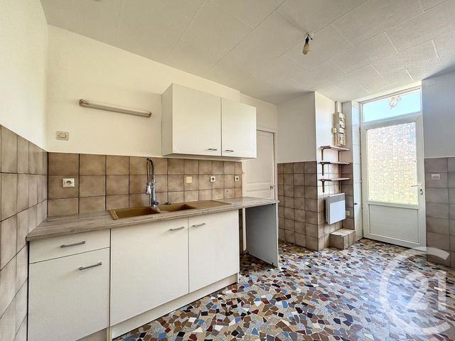 Appartement F2 &agrave; louer - 2 pi&egrave;ces - 50 m2 - Varennes Sur Allier - 03 - AUVERGNE