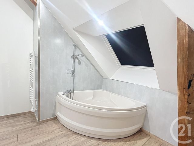 Maison &agrave; louer - 5 pi&egrave;ces - 127 m2 - Varennes Sur Allier - 03 - AUVERGNE